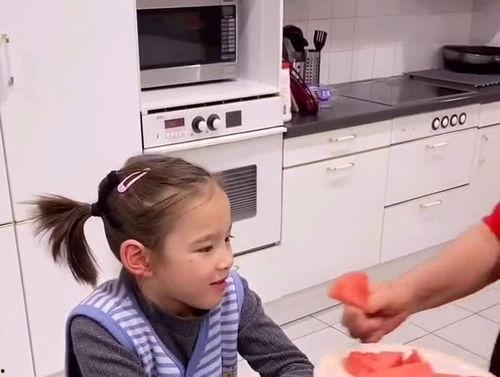 疫情期间的吃瓜视频,揭秘网络舆论背后的真相 第3张 疫情期间的吃瓜视频,揭秘网络舆论背后的真相 第3张