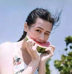 头像男生萌吃瓜,趣味横生的校园生活剪影