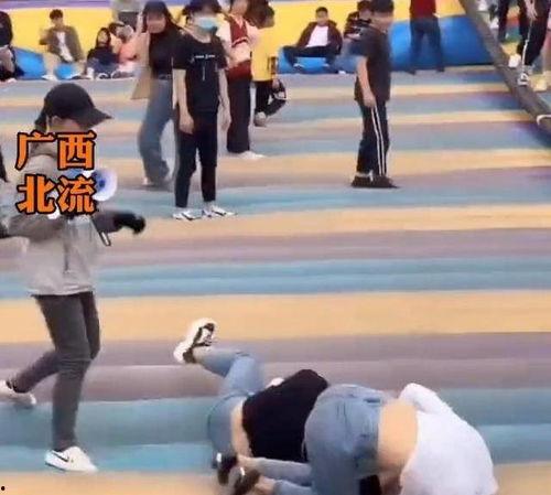 咏春吃瓜群众事件,吃瓜群众热议的“吃瓜”事件全解析